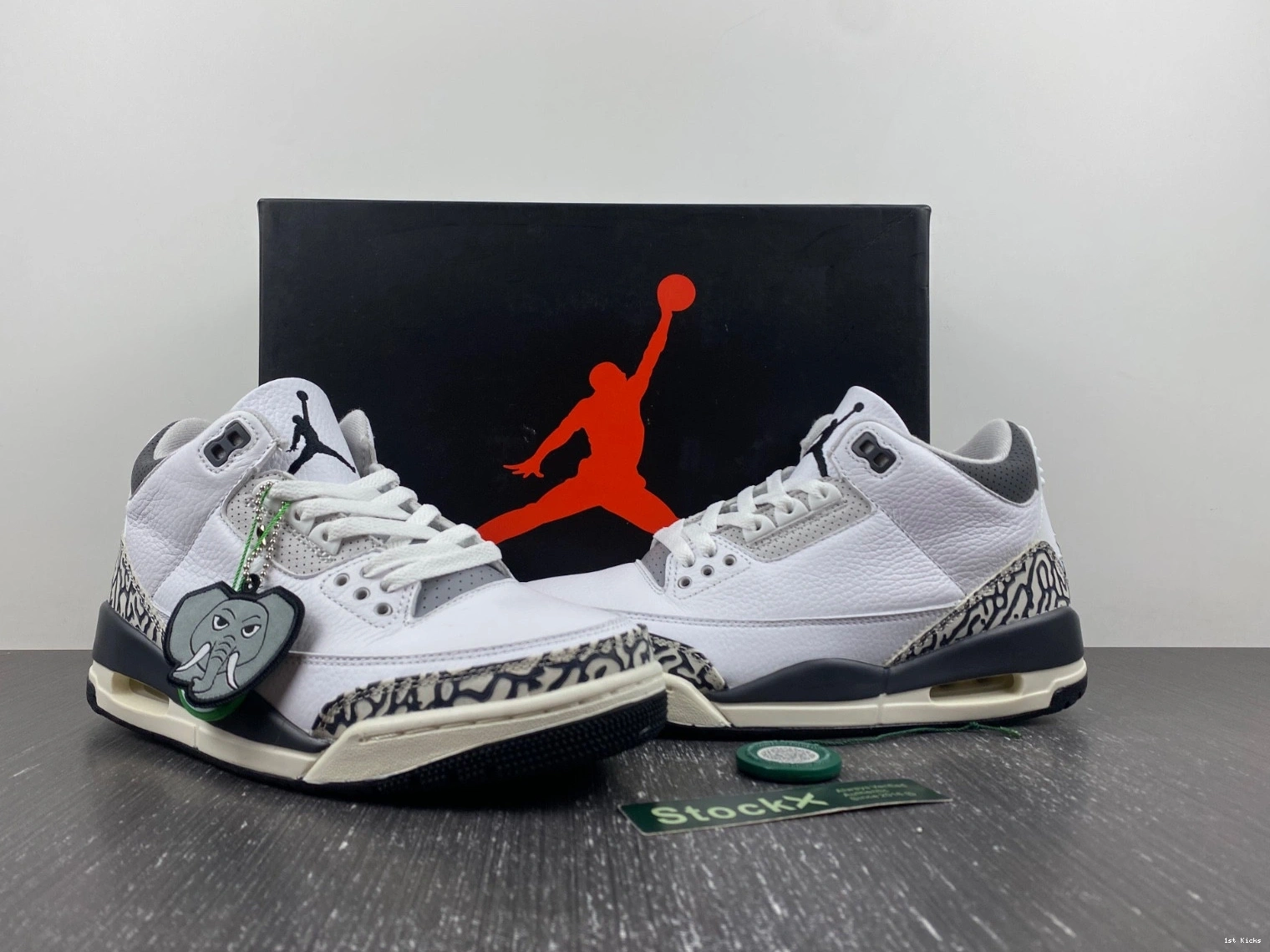 Sneak Hide 3 N' - (GS) Jordan DX6665-100 Retro 0515